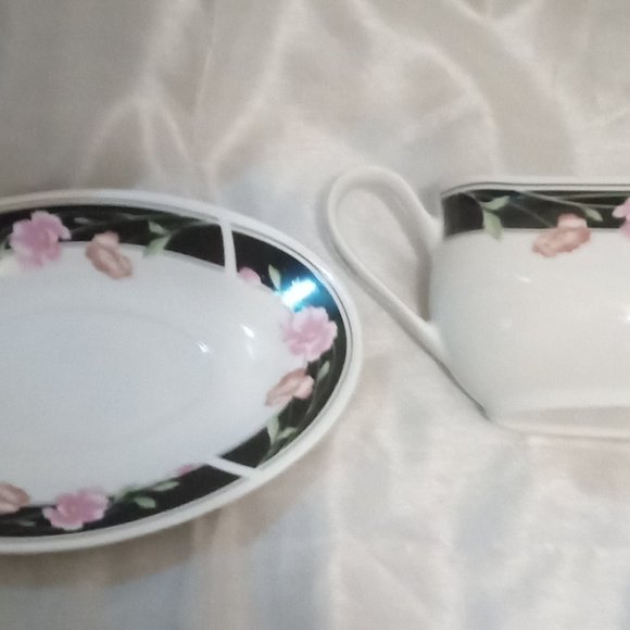Meiwa mew8 gravy boat bowl and plate pink flowers on black band smooth - Picture 5 of 8